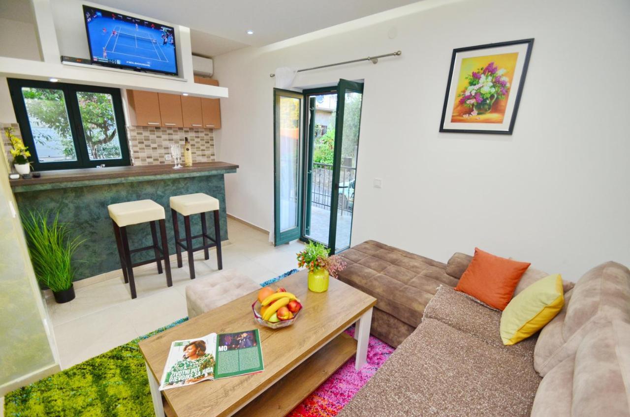 Apartments Lux S Tivat Buitenkant foto