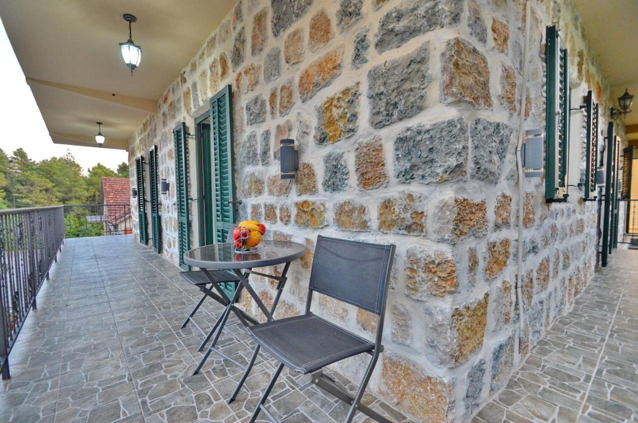 Apartments Lux S Tivat Buitenkant foto