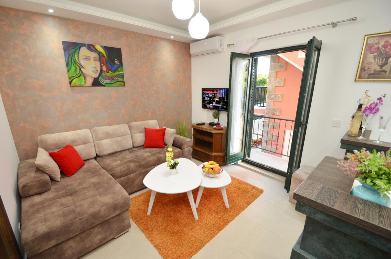 Apartments Lux S Tivat Buitenkant foto