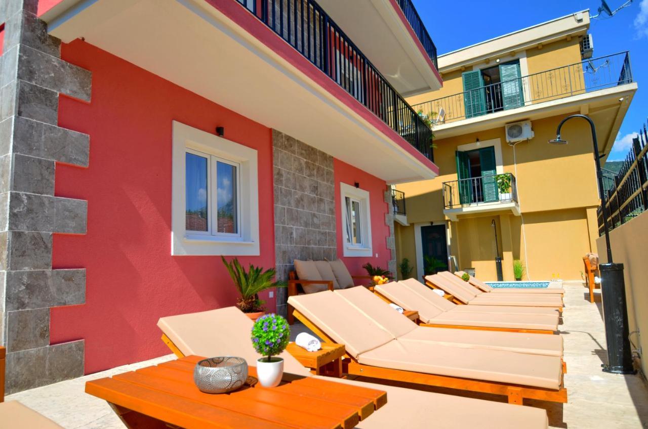 Apartments Lux S Tivat Buitenkant foto