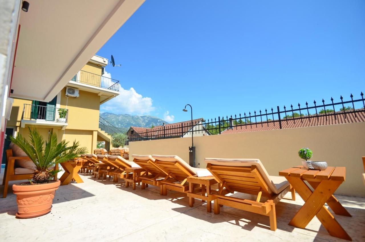 Apartments Lux S Tivat Buitenkant foto