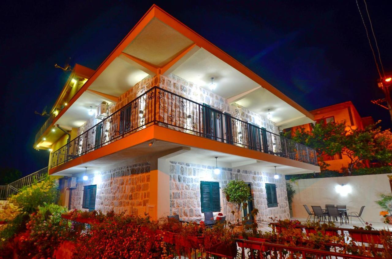 Apartments Lux S Tivat Buitenkant foto